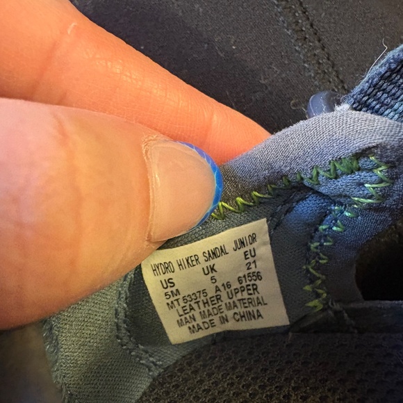 Toddler shoes - Picture 2 of 2